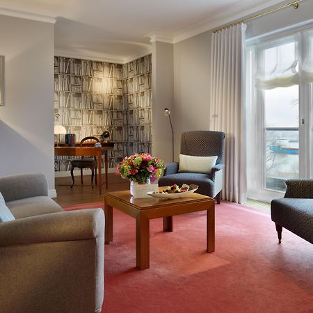 Hotel Louis C. Jacob Hamburg Exterior photo A suite at the Hotel de France