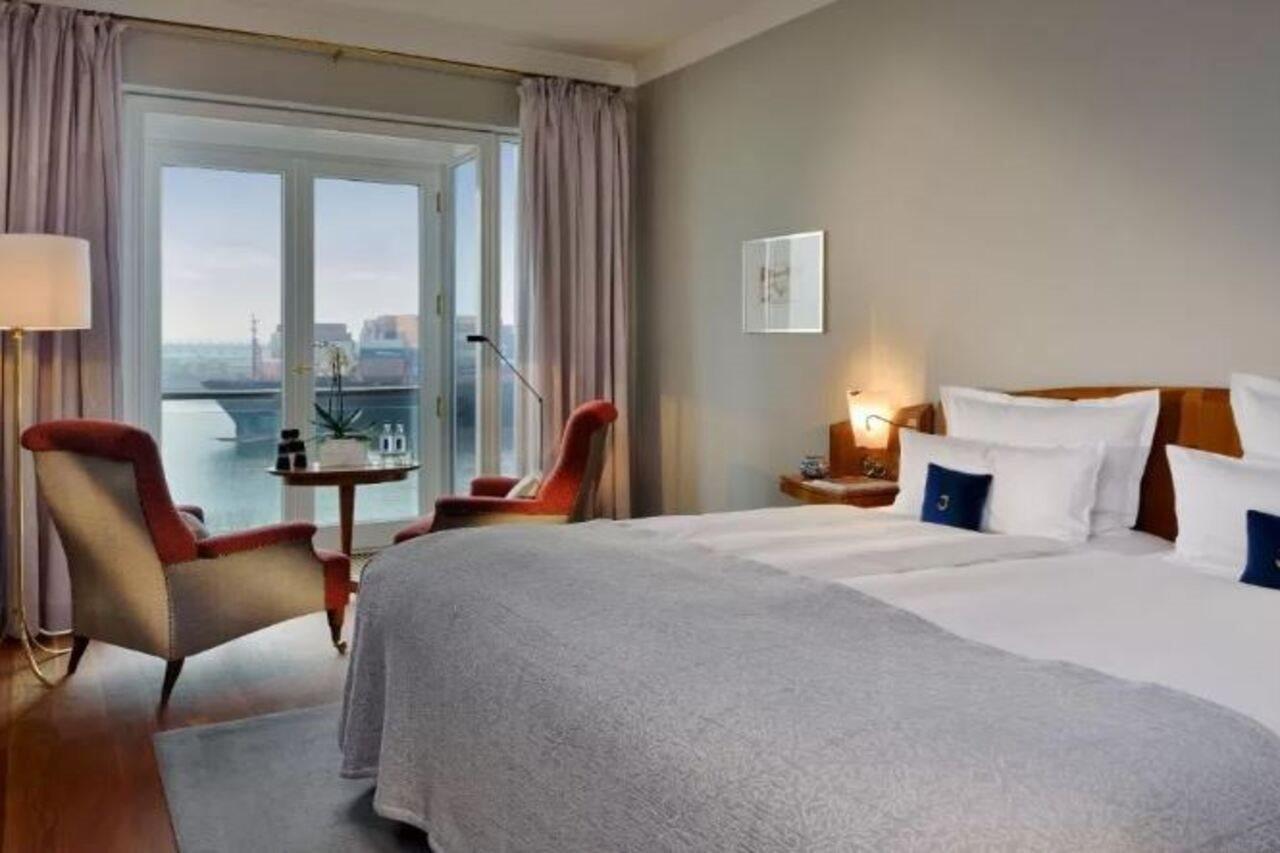 Hotel Louis C. Jacob Hamburg Exterior photo A room at the hotel