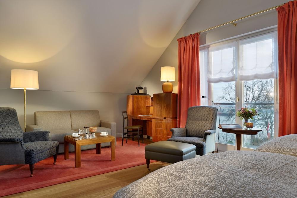 Hotel Louis C. Jacob Hamburg Exterior photo Suite