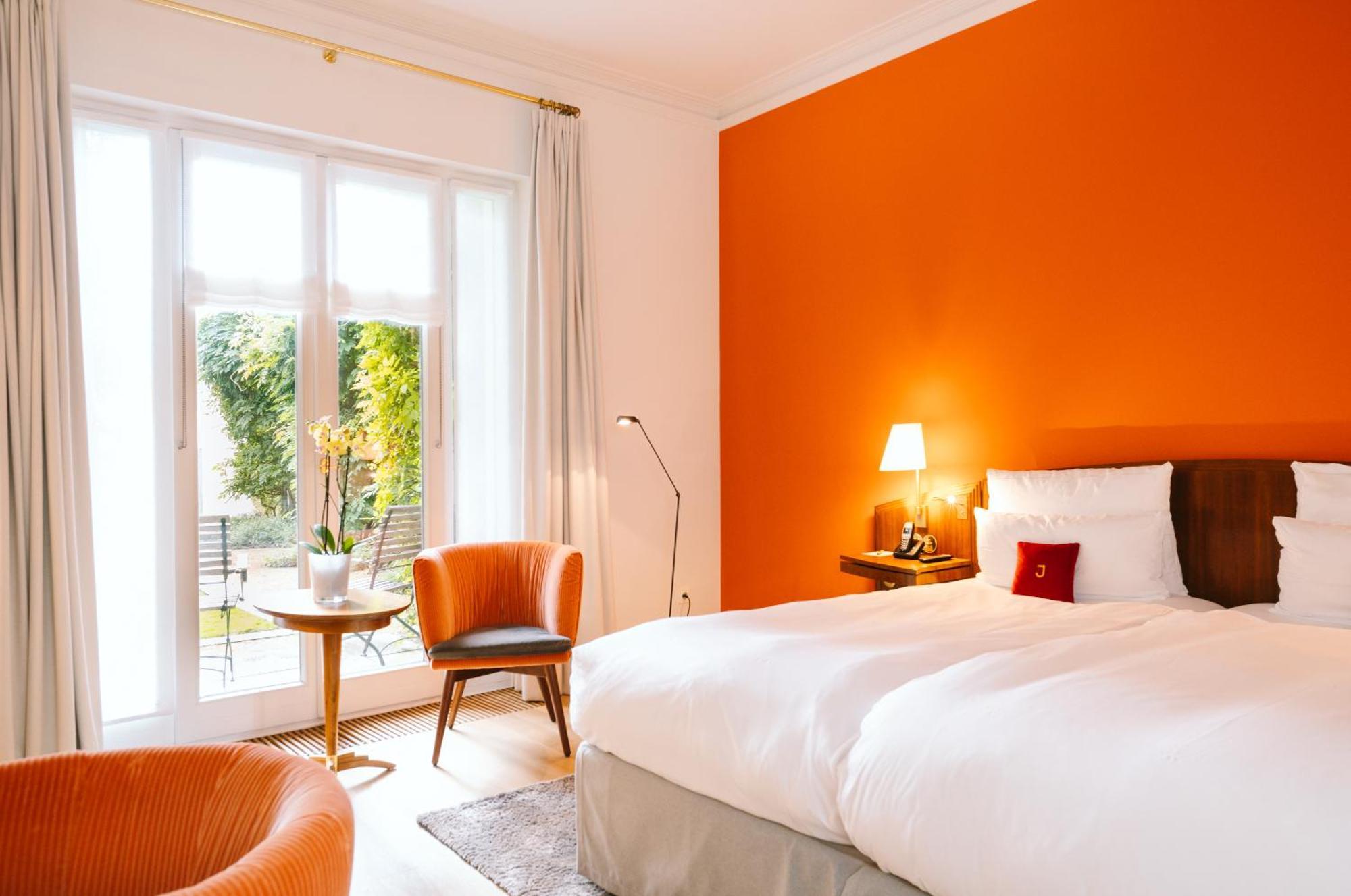 Hotel Louis C. Jacob Hamburg Exterior photo A room at the Hotel de l'Europe