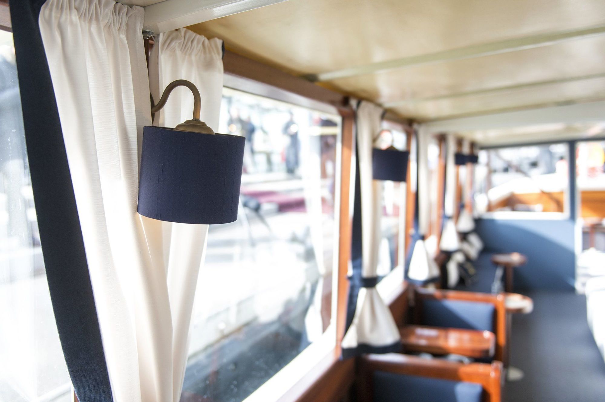 Hotel Louis C. Jacob Hamburg Exterior photo Interior of the train